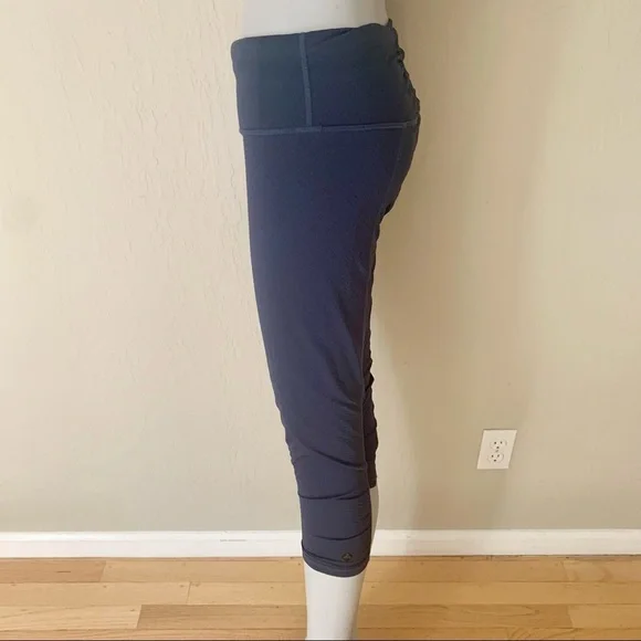PRANA Textured Ruched Cropped Capri Blue Leggings - Picture 10 of 12